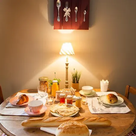 Il Etait Fois Chez Moi La Augustin Frühstückspension Le Loroux-Bottereau